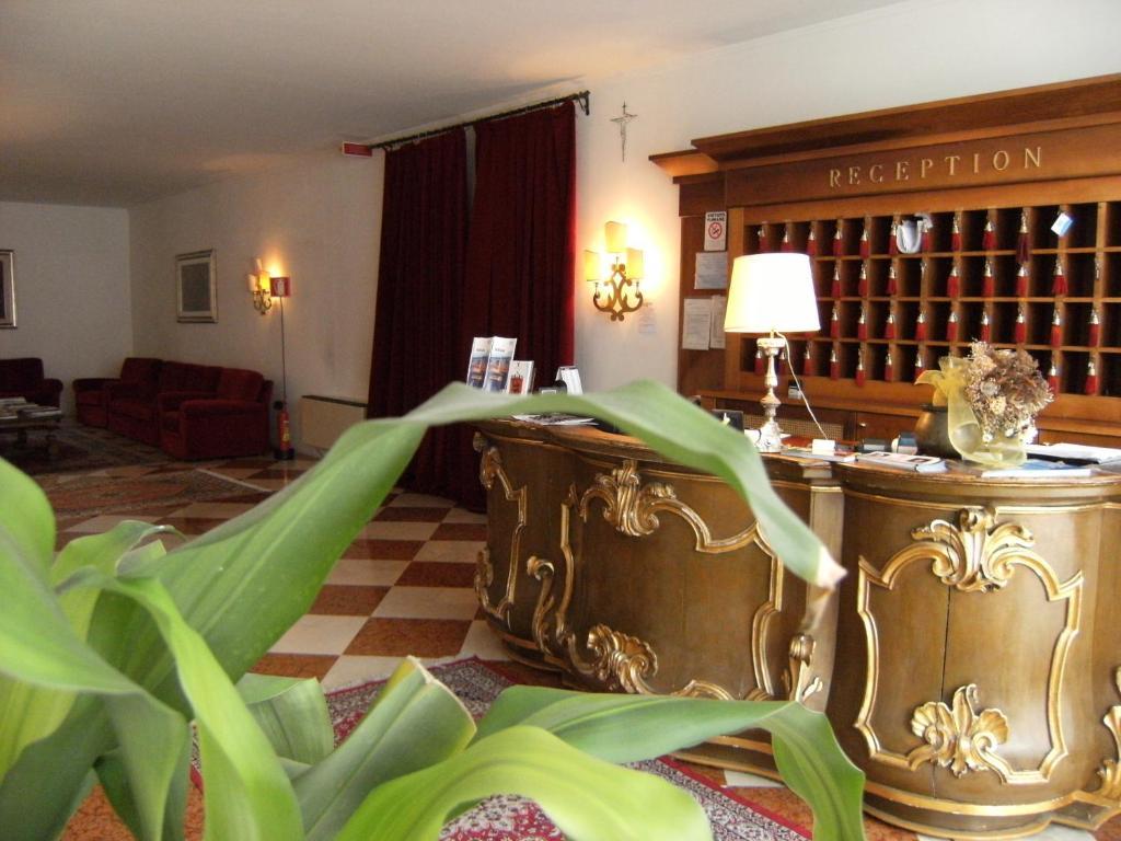 Hotel Europa Udine Kültér fotó